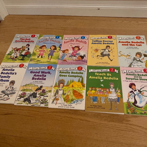 Books - Picture 4 of 11